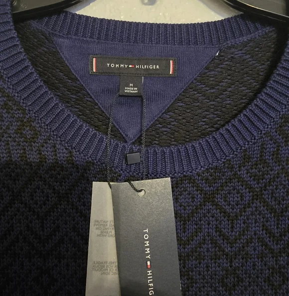 NWT Men's Tommy Hilfiger Fair Isle Crew Sweater Size Medium Multicolor